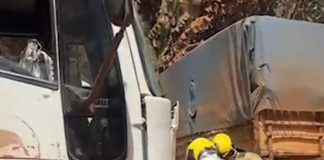 Grave acidente entre caminhões deixa motorista preso às ferragens na Estrada da Penal, em Porto Velho