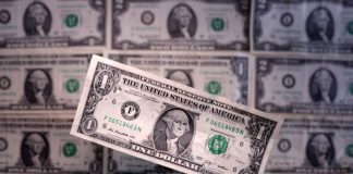 Dólar hoje encerra dia estável, a R$ 4,99, com guerra no Oriente Médio no radar