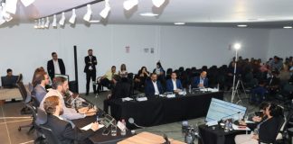 Câmara aprova reajuste do piso salarial para profissionais da educação municipal