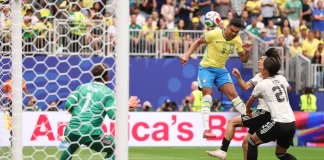 Brasil vence Japão por 2 a 1 e avança na Copa do Mundo
