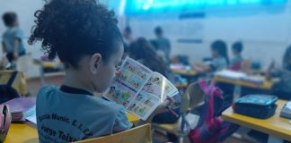 Águas de Ariquemes incentiva a leitura em ação do Programa Voluntariado na Escola Municipal Jorge Teixeira