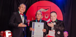 Jornalista Almi Coelho, o Bibi Coelho, recebe a Cruz do Reconhecimento do Mérito da Comunicação