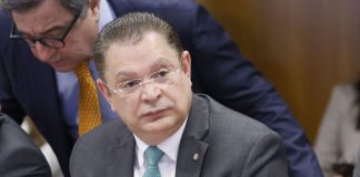 Operação mira nomes ligados a Sóstenes Cavalcante, líder do PL na Câmara