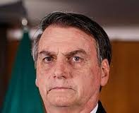 Bolsonaro pede a Nunes Marques suspensão de pena de 27 anos