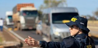 PRF orienta motoristas sobre cuidados antes de pegar a estrada no feriado Revisão do veículo, descanso ad