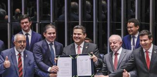 Promulgada emenda do fim da 6×1; escala 5×2 começa em 60 dias