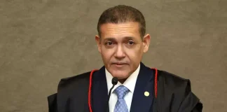 Kassio dá 10 dias para PGR opinar sobre revisão criminal de Bolsonaro