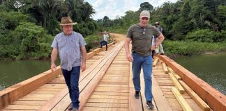 Pedro Fernandes acompanha obras do DER na Ponte do Cabeça, na RO-010