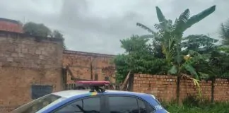 Homem é encontrado morto com sinais de violência em residência abandonada na Zona Leste da capital