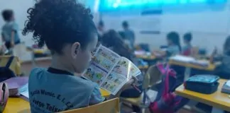 Águas de Ariquemes incentiva a leitura em ação do Programa Voluntariado na Escola Municipal Jorge Teixeira