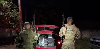 A Polícia Federal apreendeu 329 quilos de maconha e prendeu dois homens na sexta-feira (25/9), em Mundo Novo. A operação teve apoio do Batalhão de Polícia de Fronteira (BPFron).